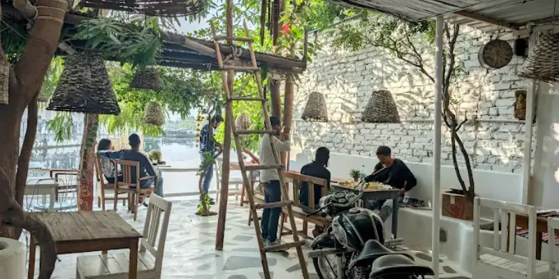 Grasswood Café