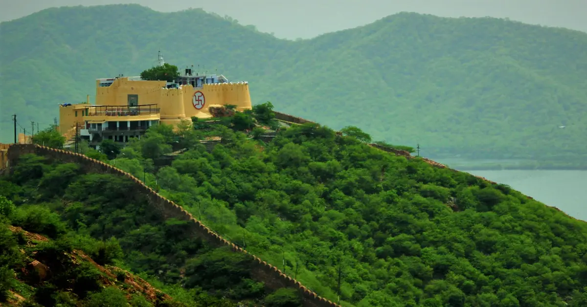 Rajasthan in Monsoon: The Nahargarh Fort, which is situated on a hill, offers a scenic view of the water below.